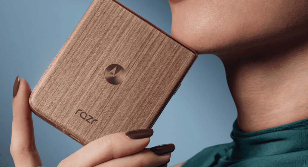 ¿Una mezcla rar? Motorola presenta el razr 60 ultra con cristales Swarovski
